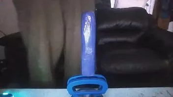 Redare Plictisit călărie dildo gros montat fără încălzire :p