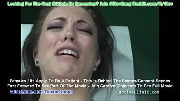 play $clov Carmen Valentina zabrana przez handlarkę niewolnikami seksualnymi do lekarza Tampy na inspekcje przed sprzedażą na captiveclinic.com