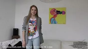 Abspielen Superfrische, neue 18-jährige Margarita macht nervös ihr allererstes Casting