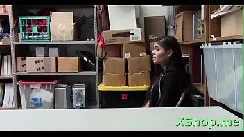 Afspelen Stoute tiener Katya Rodriguez pijpt en neukt dan