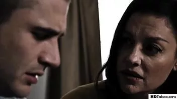 تشغيل أمي غريبة و وحيدة تريد CREAMPIE من ربيب - سيري السيادي