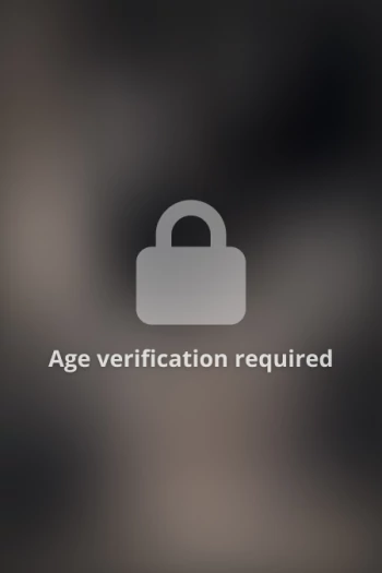 Actrita Shelby Paris