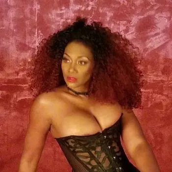 Porno Yıldızı Nyomi Banxxx